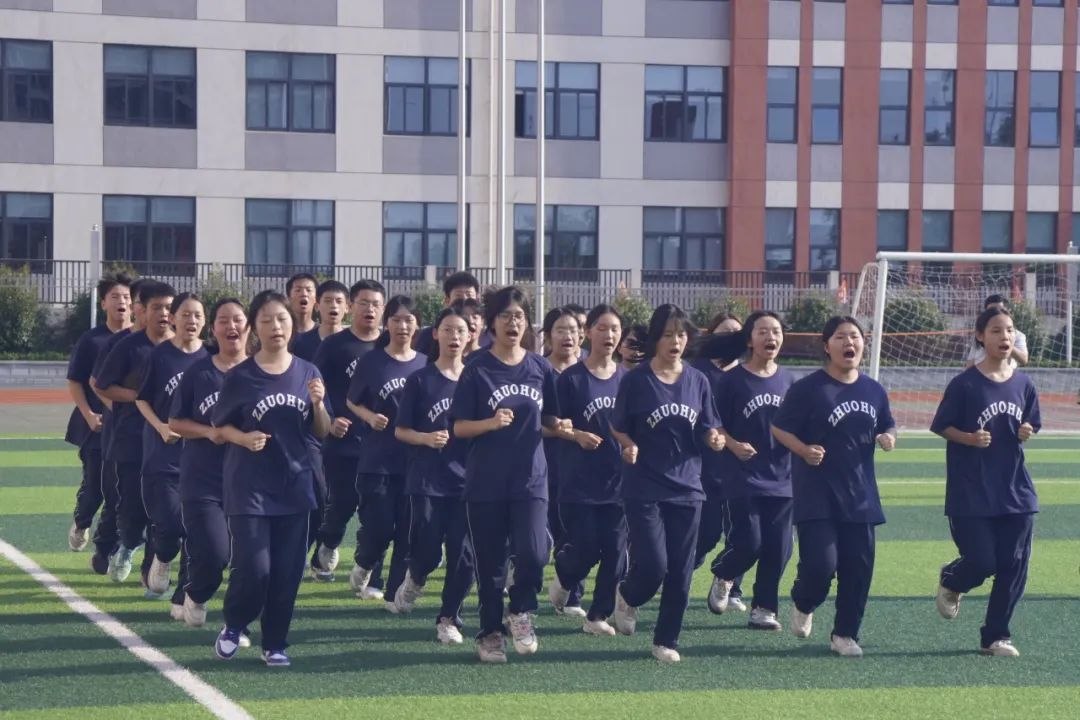 军训终章，磨砺与成长的礼赞！长沙卓华高级中学2024级新高一军训圆满落幕！
