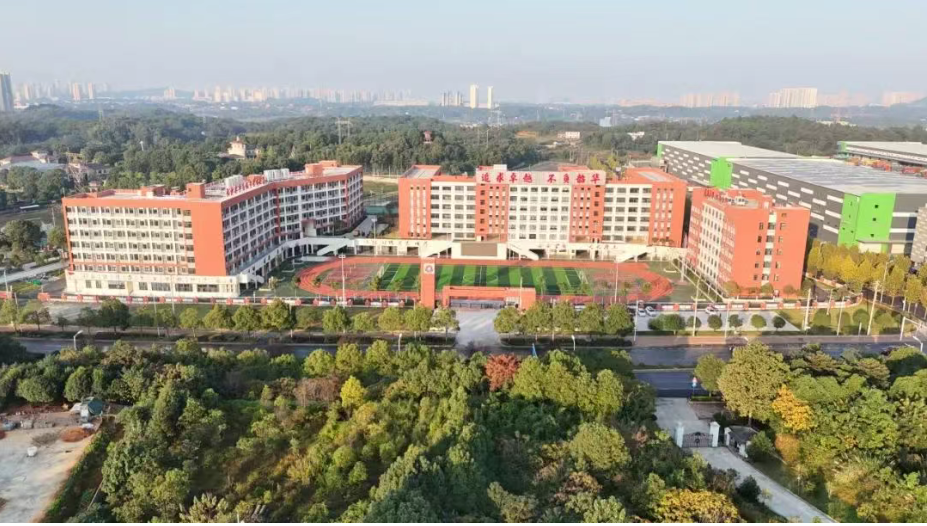 卓华高复｜以爱为翼、以专业为舟，护航复读学子逐梦高考苍穹